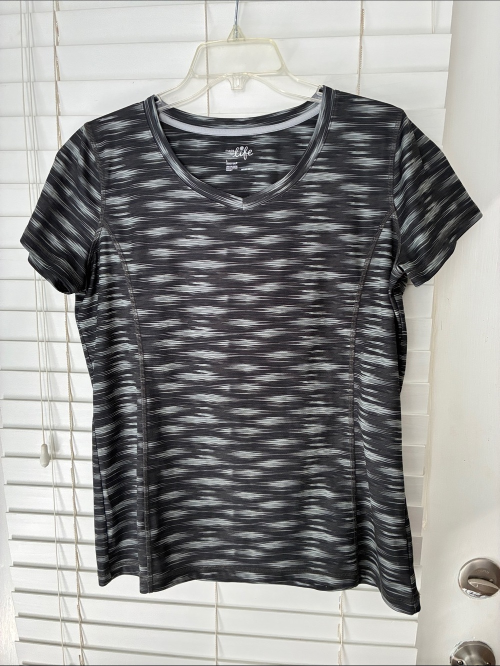 Made for Life Athletic T Shirt Top Short Sleeves Black Gray SZ M
